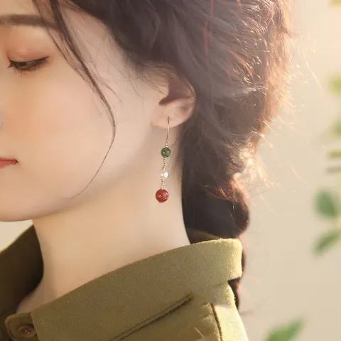 Pendientes Colgantes de Oro de 14K para Mujer con Perla de Agua Dulce Natural Jade Hetian y Cuentas de Ágata Roja