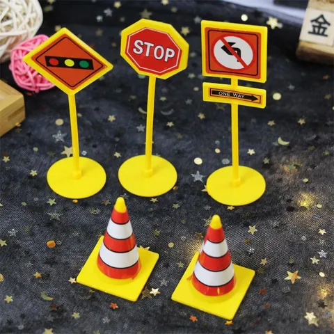 Véhicule de Chantier en Plastique Panneau de Signalisation Miniature Chantier Décoration de Gâteau pour Anniversaire d'Enfants