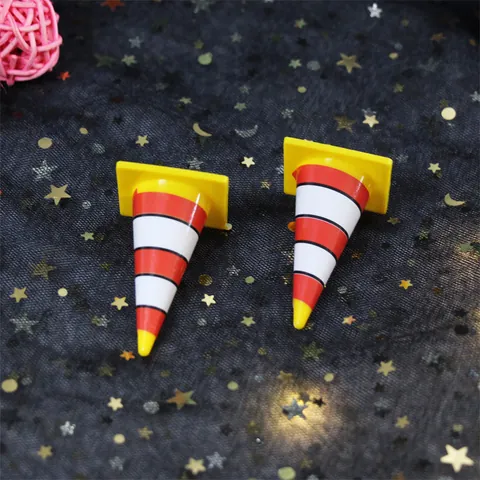 Véhicule de Chantier en Plastique Panneau de Signalisation Miniature Chantier Décoration de Gâteau pour Anniversaire d'Enfants