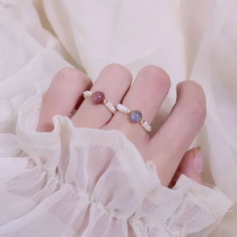 Retro Natural Freshwater Pearl Beaded Ring For Women Vintage Light Luxury Elastic Moonstone Strawberry Quartz Gemstone Finger Ring