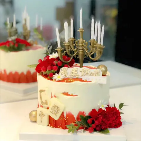 Vintage Baroque Style Plastic Candelabra Cake Topper Set With White Spiral Candles For Birthday Wedding Party Baking Decoration