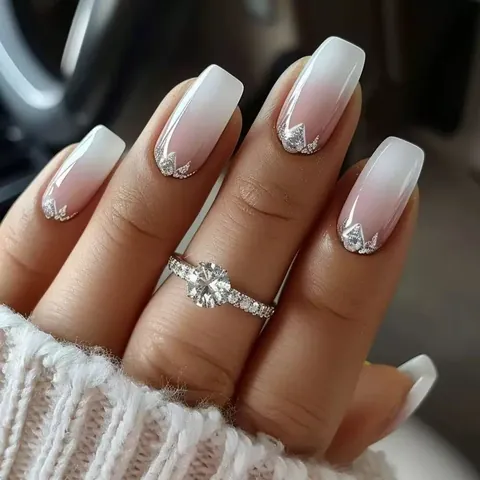 Französische Nude Rosa Farbverlauf Künstliche Nägel Kurz Quadratisch Fake Nails Mit Silber Glitzer Für Damen Eleganter Stil