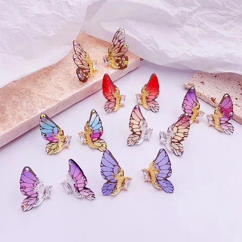 Pendientes de Botón de Alas de Mariposa en Degradado 3D Diamantes de Imitación Cobre Resina Joyería de Oreja de Mariposa Única Para Mujer Regalo de Moda