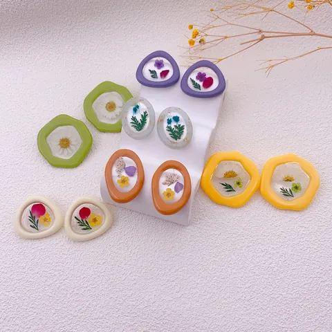 Boucles D'Oreilles Clous En Résine Fleurs Séchées Faites À La Main Style Coréen Pour Femmes Bijoux Floraux Géométriques Irréguliers