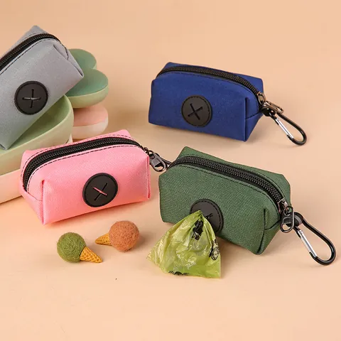 Distributeur de Sacs à Déjections Portable pour Animaux Support de Sac à Caca Chien Avec Mousqueton PVC Accessoires de Rangement Extérieur