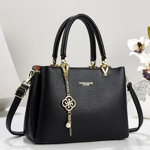 Borsa da Donna in Pelle PU Casual Moda Motivo Litchi Semplice Borsa a Tracolla Con Ciondolo in Metallo Tote Giornaliera