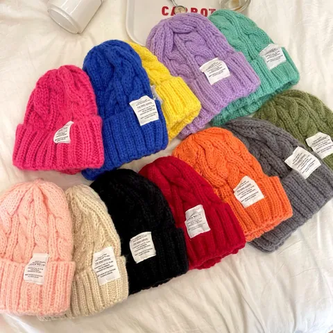 Berretto Invernale Donna Maglia a Trecce Acrilico Caldo Morbido Colori Caramella Design a Punta Con Toppa Outdoor Copricapo Termico