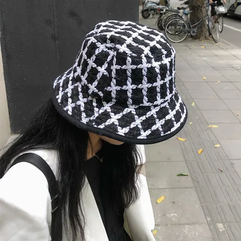 Retro Korean Style Checkered Bucket Hat Women Autumn Winter Warm Polyester Knitted Basin Hat Black White Fisherman Hat