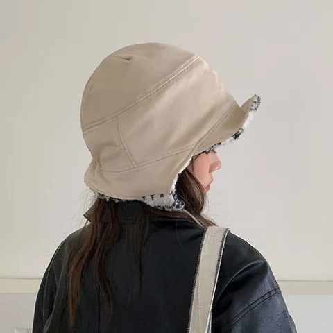 Chapka en Suède pour Femmes Doublure en Fausse Fourrure Bonnet d'Aviateur Chaud d'Hiver Coupe-vent avec Cache-oreilles
