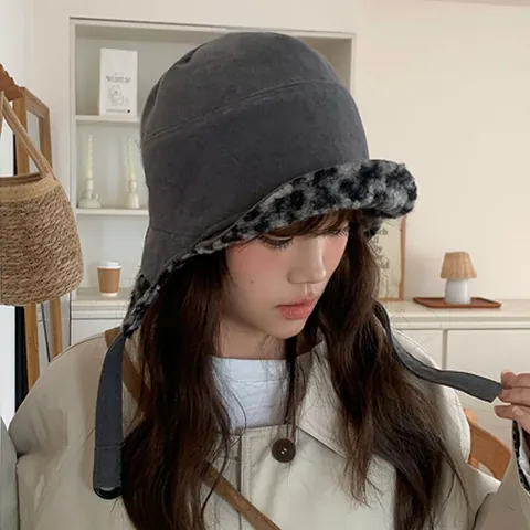 Cappello Leifeng da Donna Invernale con Stampa Leopardata Velluto a Coste Caldo Antivento Cappello da Pilota Indossabile su Due Lati con Paraorecchie in Peluche