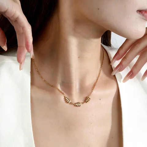 Collana Minimalista con Ciondolo a Foglia in Acciaio Inossidabile per Donna Squisiti Gioielli a Catena Clavicola a Foglie Estetiche