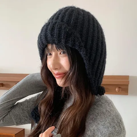 Koreanische einfache Strickmütze mit Ohrenschutz für Damen Warme Wintermütze mit winddichtem Design und Unifarbe für den Außeneinsatz