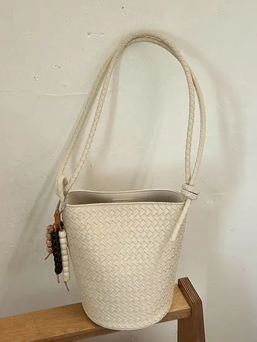 Women Woven Bucket Bag Large Capacity PU Leather Shoulder Underarm Bag Solid Color Casual Summer Bag With Wooden Bead Tassel
