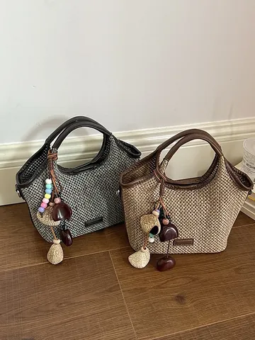 Grand Sac Cabas en Paille Vintage Français pour Femmes Sac Seau de Plage d'Été Tissé à la Main Sac Bandoulière Décontracté Avec Pendentif