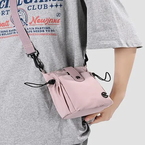 Mini Sacoche Téléphone Bandoulière pour Femme en Nylon Léger Sac à Épaule Décontracté Multi Poches Messenger Bag Voyage