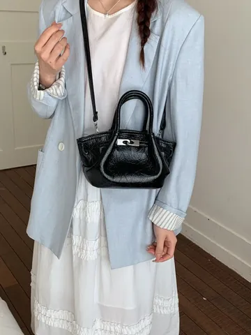 Minimalist PU Leather Bucket Bag For Women Fashion Basket Handbag With Bear Pendant Adjustable Crossbody Strap Casual Daily Purse