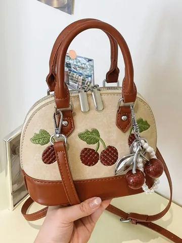 Exquisito Bolso Cuadrado Pequeño de Cuero PU Bordado con Cerezas Para Mujer Bolso Bandolera Vintage Versátil Con Colgante de Perla Artificial