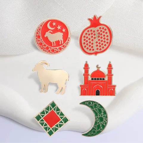 Vintage Arabic Geometric Star Moon Brooch Alloy Electroplated Enamel Architectural Pattern Badge Lapel Pin For Costume Backpack Accessories Unisex