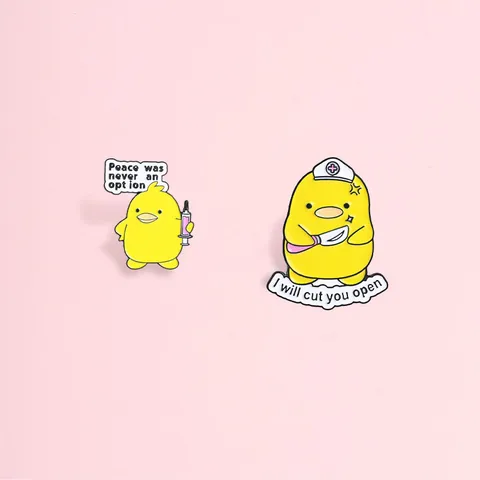 Funny Medical Little Yellow Duck Metal Brooch Alloy Enamel Pin For Clothes Bag Cartoon Nurse Duck With Syringe Scalpel Badge