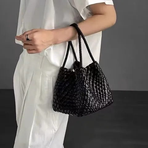 Women Minimalist Woven Bucket Bag PU Leather Vegetable Basket Handbag With Inner Pouch Fashion Woven Top Handle Bag For Daily Dating