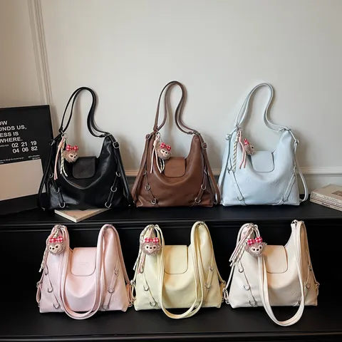 Donne Moda Zaino Casual Grande Capacità Tote Bag Pelle PU Borsa Scolastica Viaggio Daypack con Simpatico Ciondolo Orsetto
