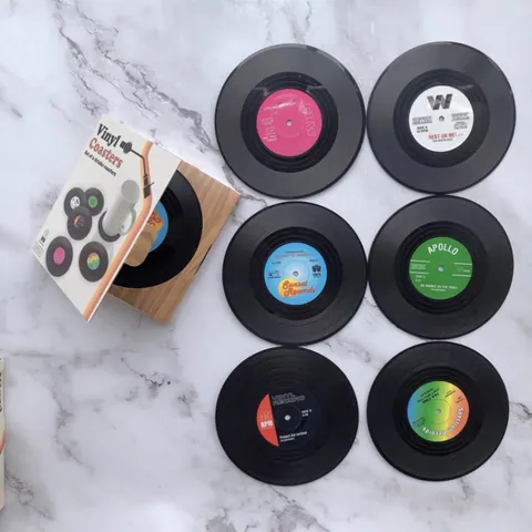 Retro Vinyl Record Coasters American Style CD Disk Heat Insulated Non-Slip Drink Mats Plastic Vintage Music Table Coasters Gift