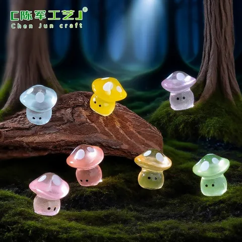 Glow In The Dark Miniature Mushroom Resin Figurine Cartoon Garden DIY Decor Moss Micro Landscape Desk Ornaments Accessories