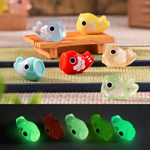 Japanese Style Luminous Koi Fish Miniature Figurines Glow In The Dark Resin Fish Ornaments For Dollhouse DIY Landscape Decor