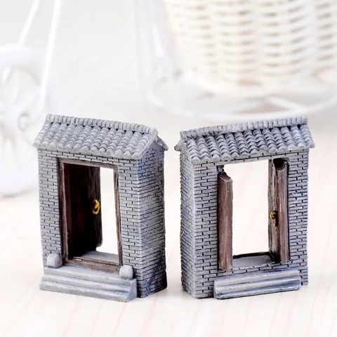 Miniature Antique Chinese Gate Resin Moss Landscape Decoration Traditional Architecture Zen Garden Home Desktop Ornament