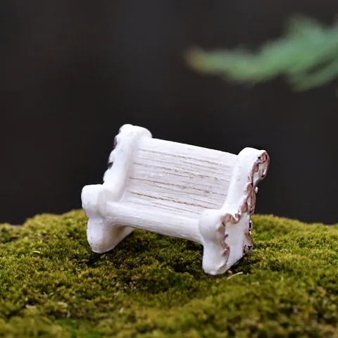 Silla de Jardín en Miniatura de Resina Blanca con Talla Floral Decoración de Micro Paisaje Accesorios de Fotografía