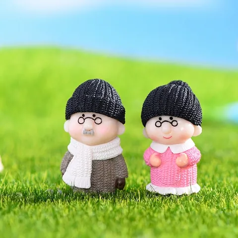Figurine Coppia Nonni in Abito Invernale Ornamenti Micro Paesaggio DIY Muschio Miniatura Giardino delle Fate Decorazione Statua Vecchia Coppia