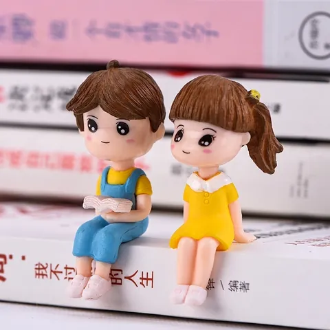 Cartoon Couple Reading On Bench Miniature Figurine PVC DIY Micro Landscape Desktop Decor Cute Ornament Decoration Gift
