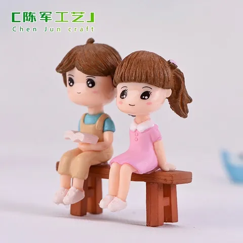 Cartoon Couple Reading On Bench Miniature Figurine PVC DIY Micro Landscape Desktop Decor Cute Ornament Decoration Gift