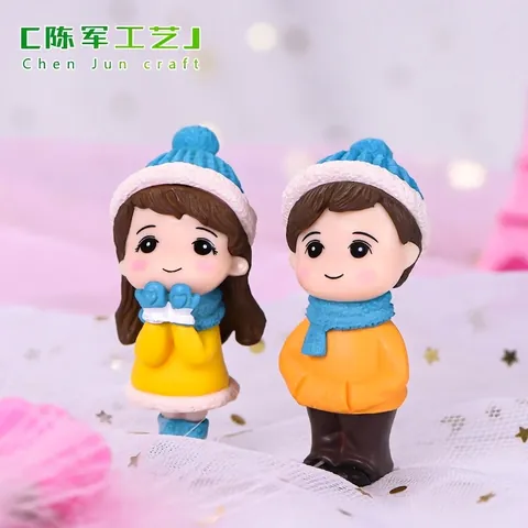 Cute Winter Christmas Style Couple Miniature Figurines For Micro Landscape Gardening Decoration PVC Plastic Doll Accessories