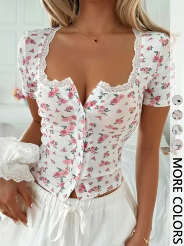 Maglietta da Donna con Scollo Quadrato e Bordo in Pizzo Vestibilità Aderente Manica Corta in Poliestere a Pois e Fiori con Bottoni