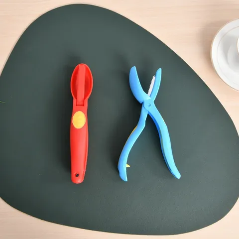 Manual Chestnut Sheller Nut Cracker Pliers Plastic Handle Stainless Steel Serrated Blade Prying Open Tools Home Kitchen Accessories