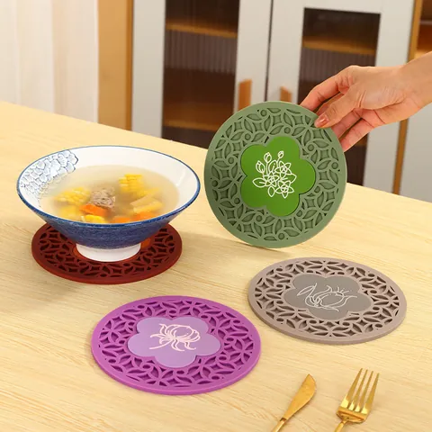 Round PVC Heat Resistant Placemat Geometric Hollow Floral Pattern Insulated Pot Mat Coaster For Kitchen Dining Table Home