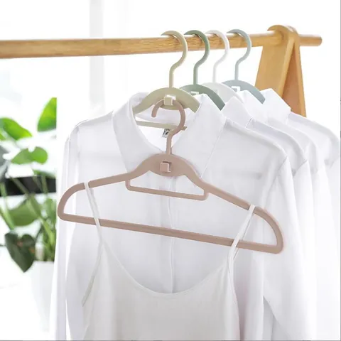 Space Saving Durable Plastic Clothes Hangers Stackable Design Non Slip Hangers For Closet Organization Clothing Store Home Use