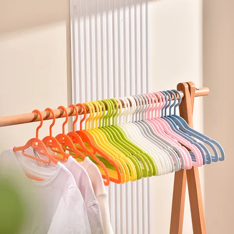 Cintres en Plastique Sans Couture Antidérapants Anti-Épaule Séchoir à Linge Moderne Minimaliste Crochet Domestique