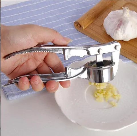 Manual Zinc Alloy Garlic Press Multifunctional Nutcracker Bottle Opener Kitchen Tool Silver Garlic Smasher Mincer Crusher