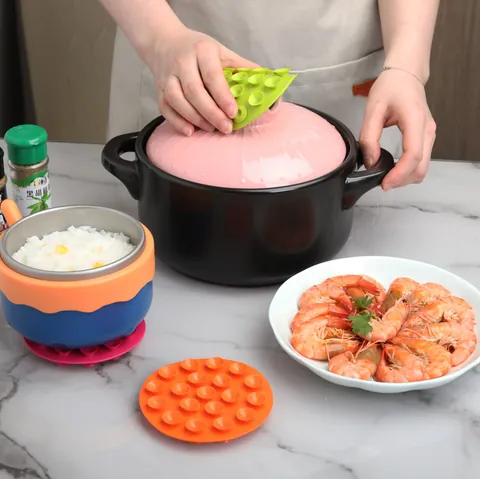 Double-Sided Suction Cup Mat PVC Heat Resistant Anti-Slip Coaster For Bowls Pots Cups Kitchen Dining Table Decor Protector