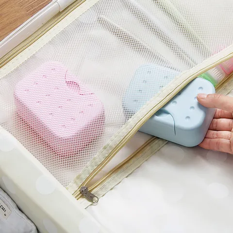 Portable PP Plastic Travel Soap Box Case with Sealing Lid and Drainage Sponge Waterproof Soap Dish for Bathroom Camping