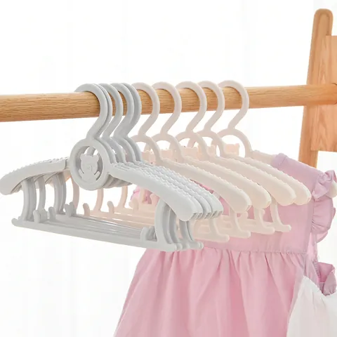 Adjustable Baby Kids Clothes Hangers ABS Plastic Non-Slip Extendable Clothing Hanger Cartoon Bear Wardrobe Storage Organizer