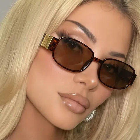 Women Vintage Rectangular Sunglasses Retro Rivet Decor UV400 PC Frame AC Lens Simple Fashion Casual Sun Glasses Eyewear