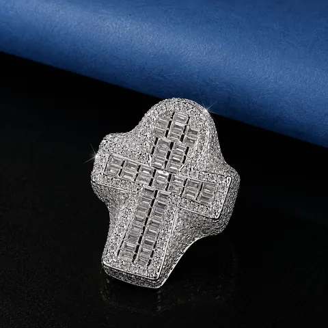 Bague Croix Ankh Hip Hop pour Hommes en Cuivre Iced Out Zirconia Bague Géométrique Bijoux de Style Rue Individuels