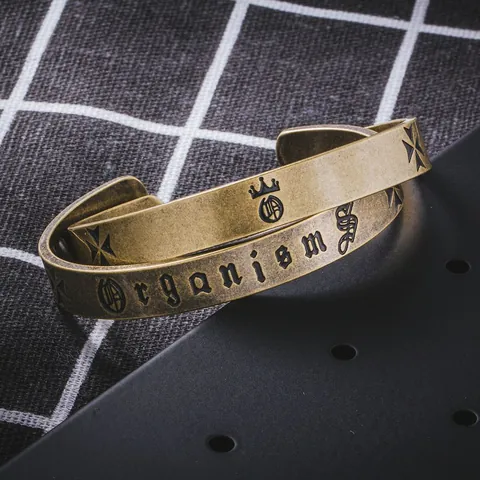 Retro Titanstahl Armreif Für Herren Damen Gotik Organismus Buchstabengravur Krone Kreuz Muster Hip Hop Schmuck