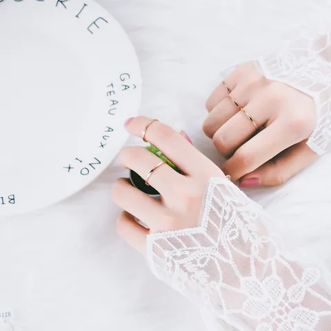 Minimalistischer Ultradünner Titanstahl Polierter Ring für Herren Damen Einfaches Band Stapelbarer Fingerring Modeschmuck Geschenk