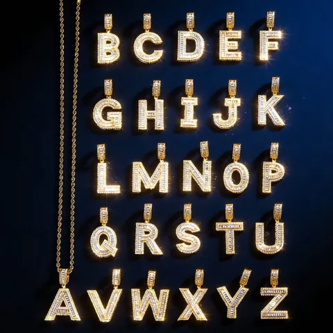 Collana con Ciondolo Alfabeto Zirconia Baguette Hip Hop Iced Out per Uomo Donna Gioielli in Rame Placcato Oro Argento Catena a Corda