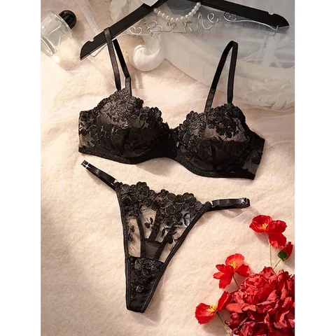 Sexy Rosen Stickerei Lingerie Set Für Damen Perspektive Netzgewebe Bügel BH Und Tanga Top And Bottom Lingerie Nachtwäsche