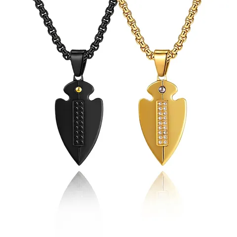 Titanium Steel Spearhead Shield Pendant Necklace For Men Hip Hop Streetwear Rhinestone Arrowhead Pendant Fashion Jewelry